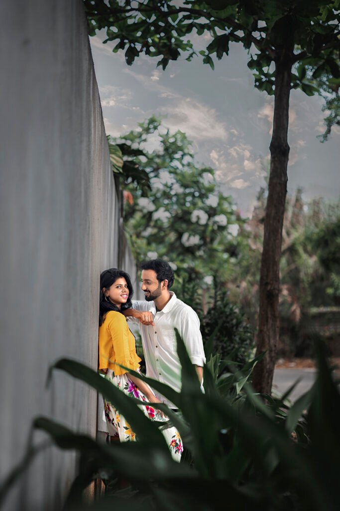 couple photo pose in chennai